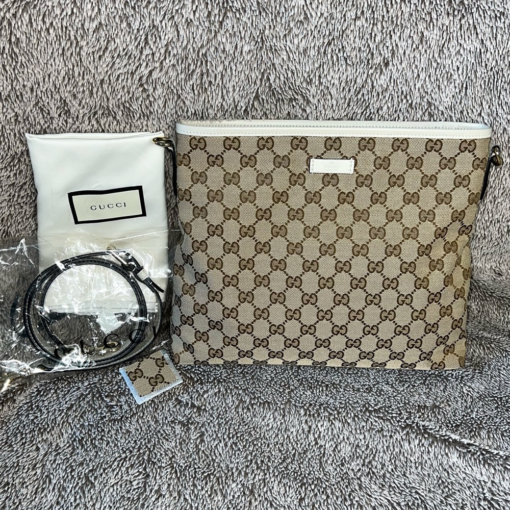 EUC GUCCI Messenger/Crossbody Bag w/ Dust Bag